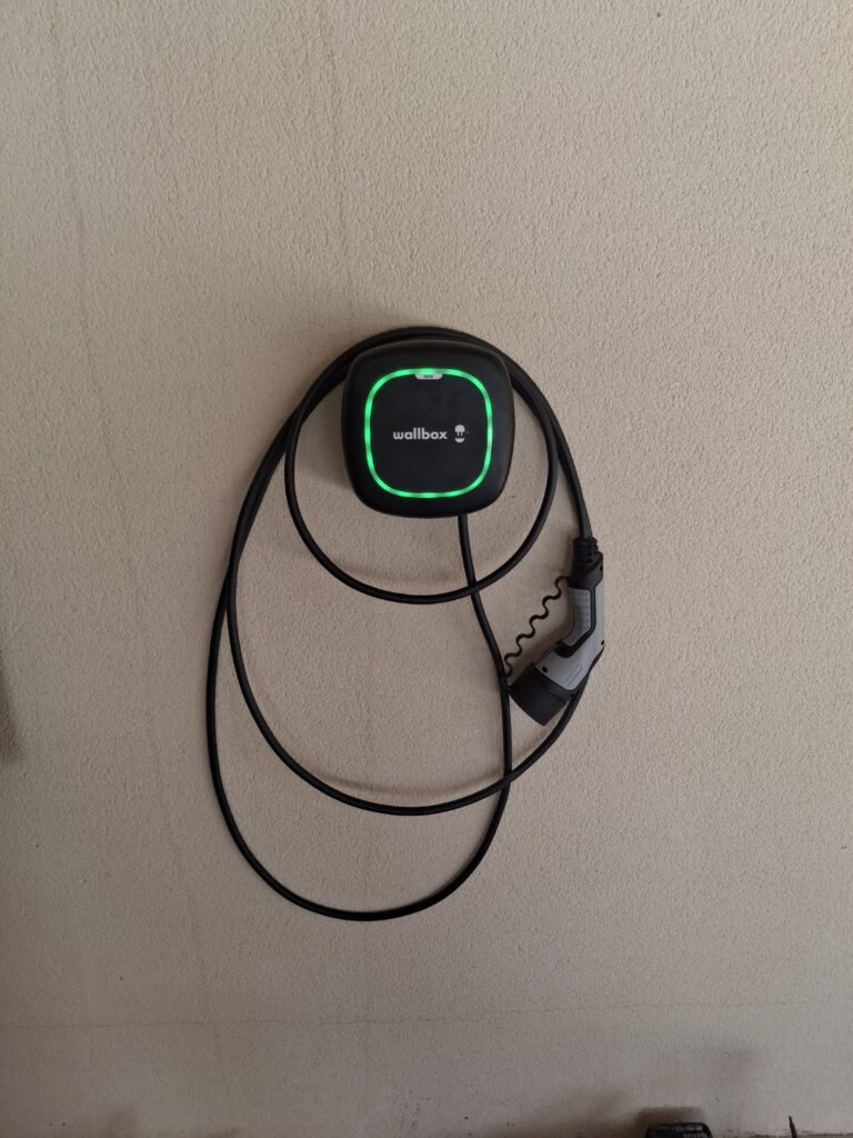 Installation d'une borne de recharge Wallbox Pulsar Max 7,4 kW à Panossas (38460)